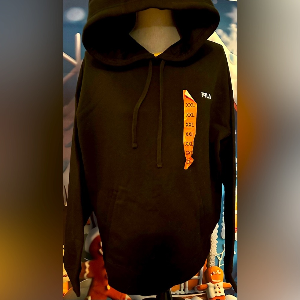 NWT FiLA in a XXL black hoodie with kangaroo pouch. No zipper, a pull over